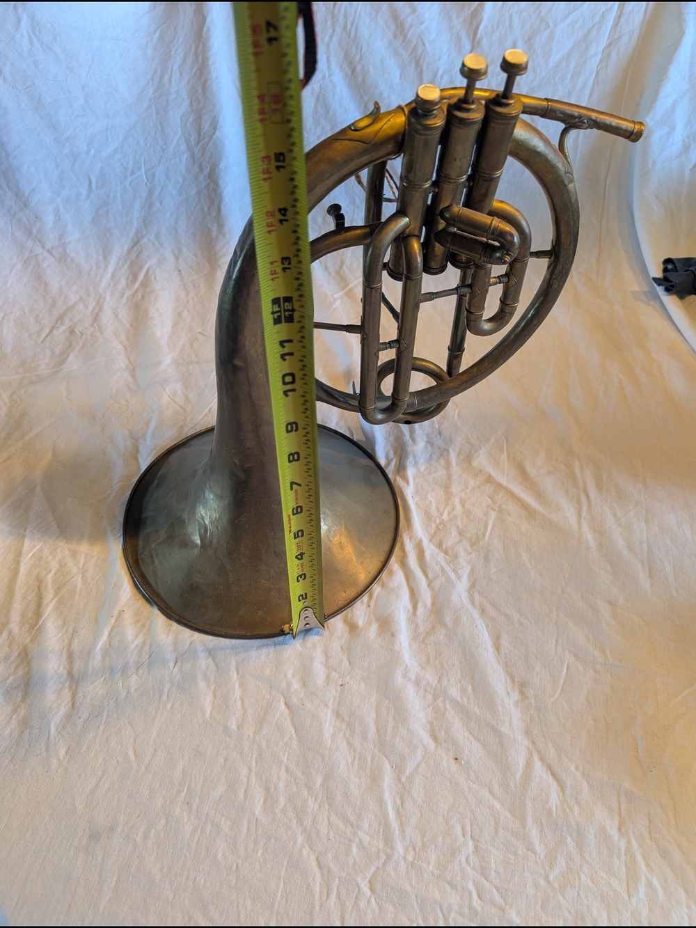 2/140$ Vintage Brass Horn Decorative Accent Lamp - Aged Gold Tone - Picture 8 of 9